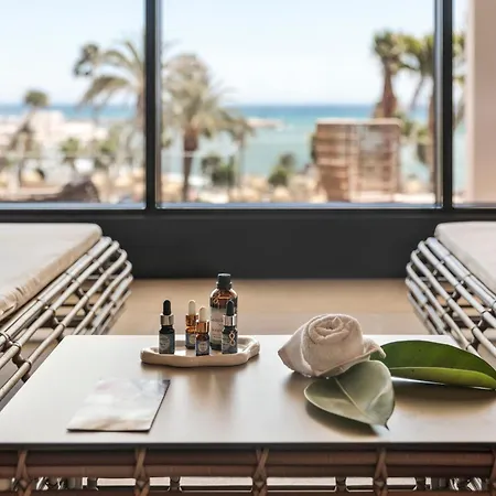 Ξενοδοχείο Triton 4*